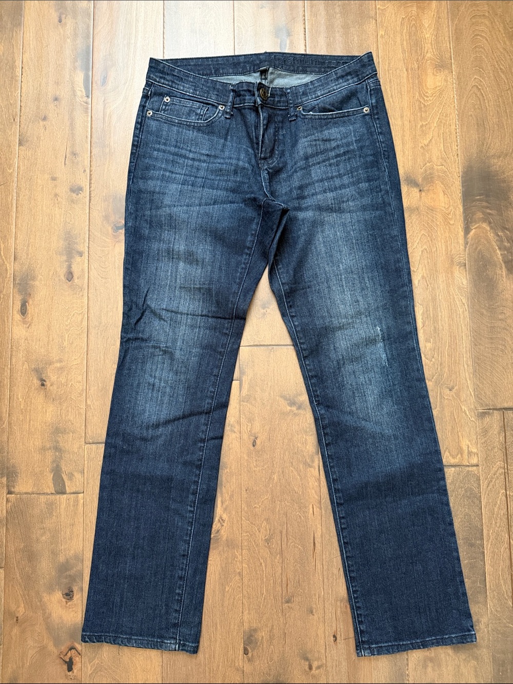 GAP Straight Leg Jeans in Dark Blue Wash